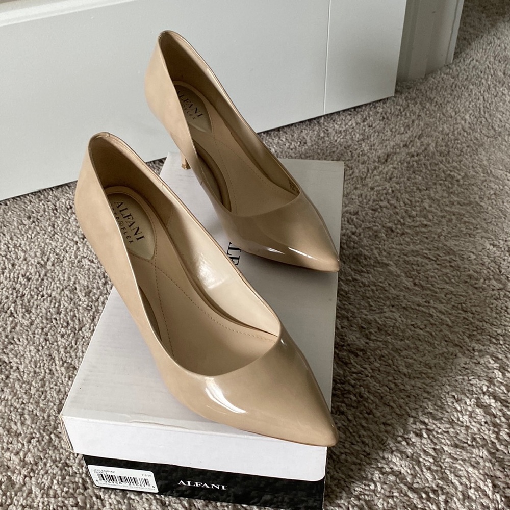 Alfani 7.5W  2” pump shoes. Color Khaki 2. Rubber nonslip  soles.